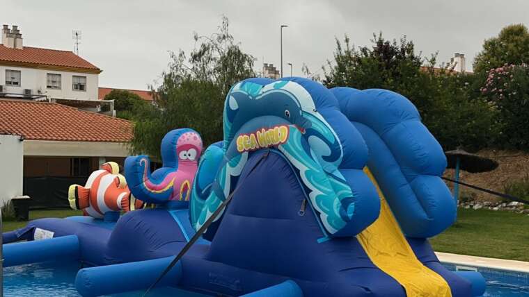 Hinchable acuático Dino Sea World